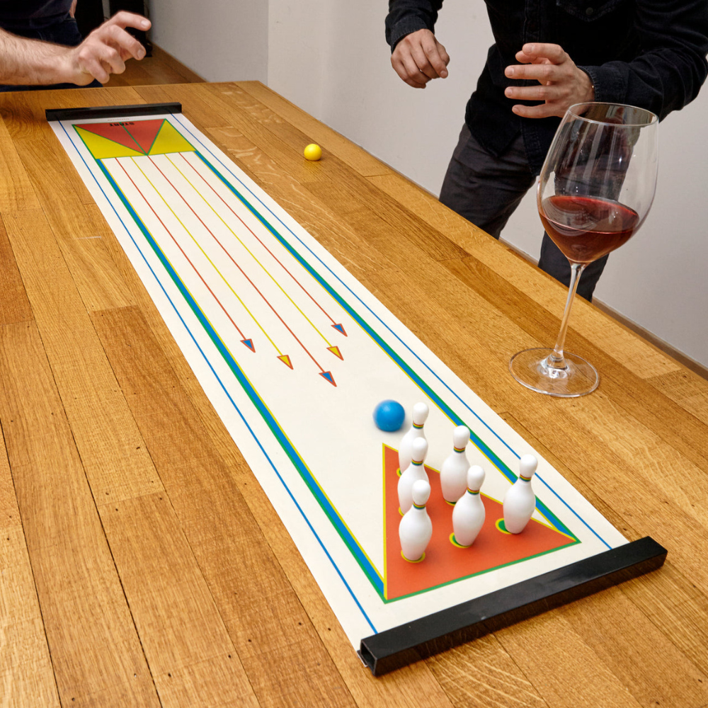 mise en situation  jeu de bowling game sur table