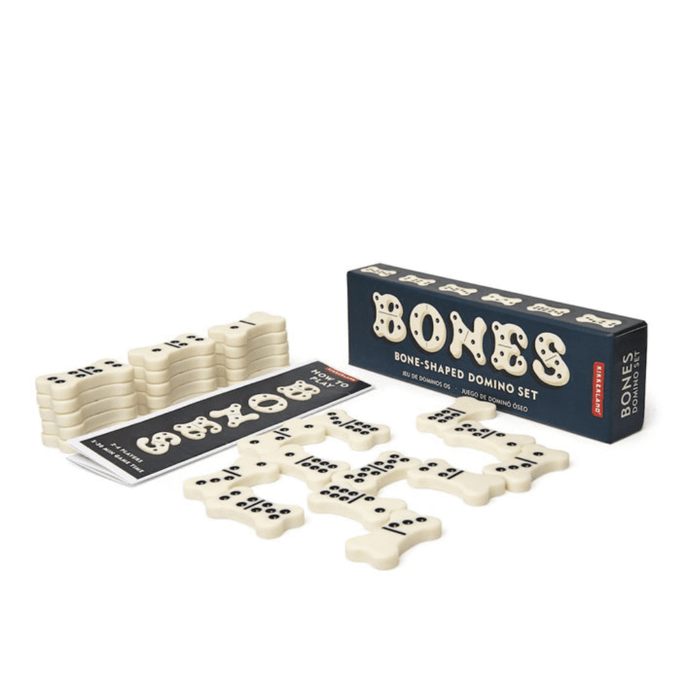 emballage et domino jeu dog bones sur fond blanc