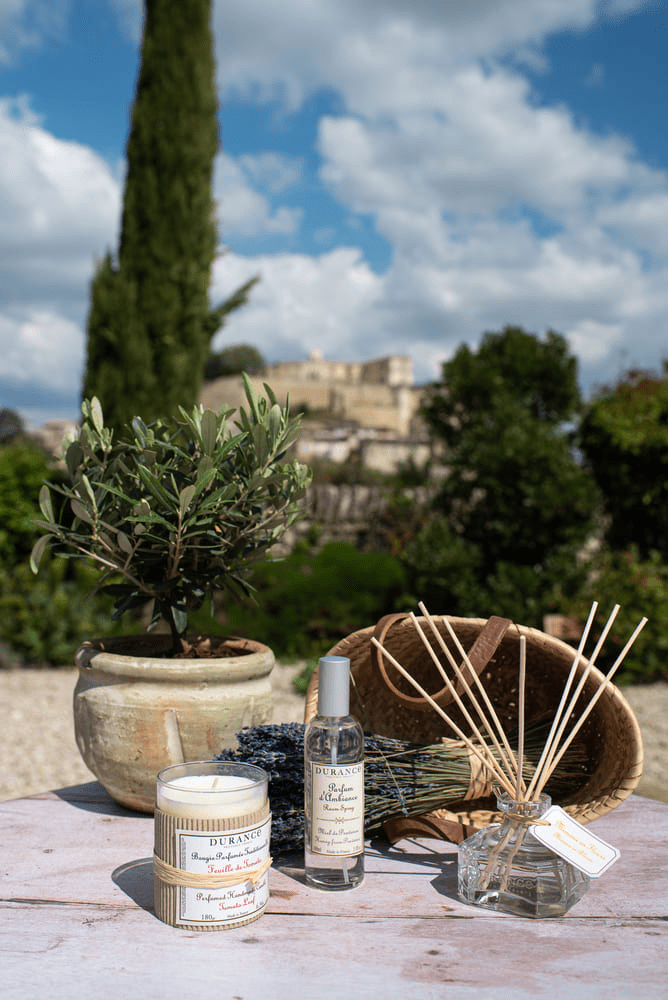 bougie durance parfum feuille de tomate avec parfun d'ambiance et bouquet parfumé