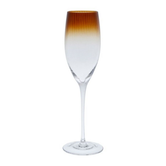 Flûte Funky striée ambre en verre sur fond blanc