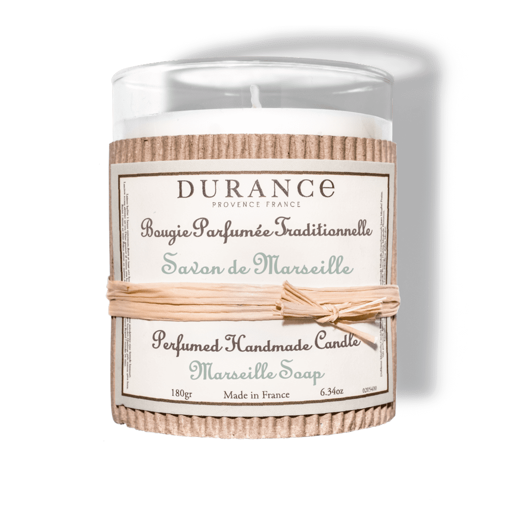 bougie artisanale savon de Marseille sur fond blanc