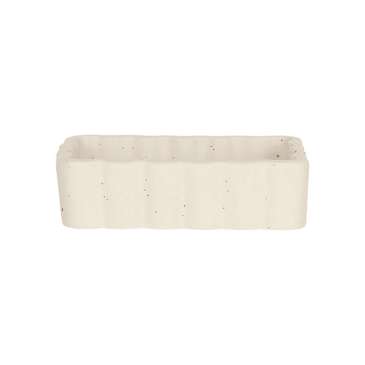 vide poche rectangulaire beige sur fond blanc 